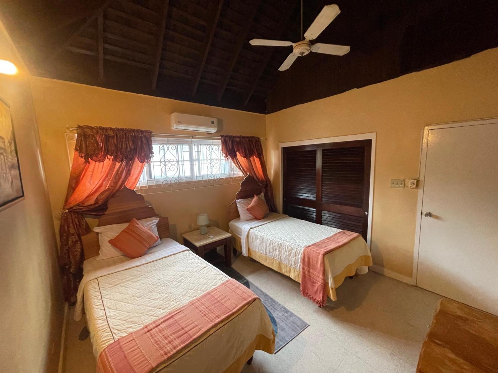 Peaceful Palms Montego Bay Exterior foto